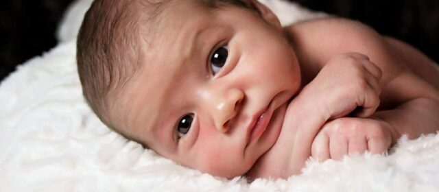 Jakie badania wykonuje się jako pierwsze u noworodków?